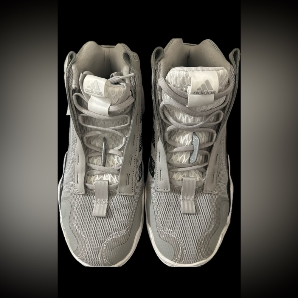Adidas Women’s Tennis Shoes Size 9 (NIB)